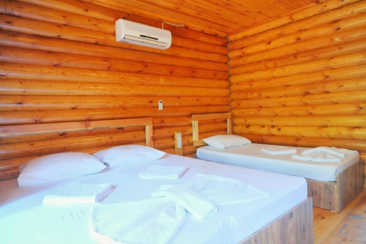 Woodline Hotel Гьонюк Екстериор снимка