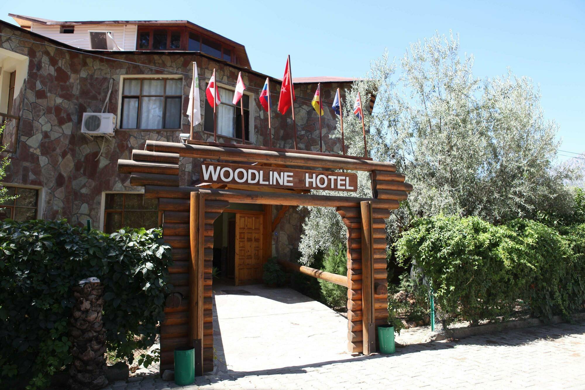 Woodline Hotel Гьонюк Екстериор снимка